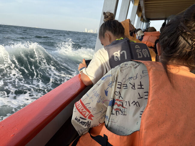 帰りの船も揺れました。