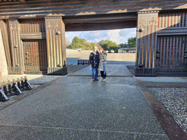 金沢に移動して、金沢城を散策。