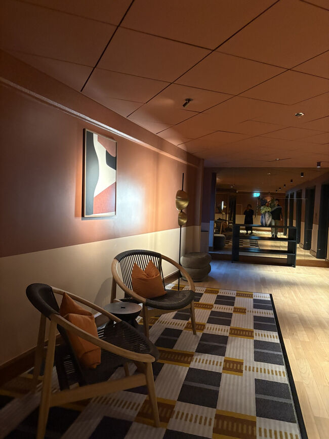 シェラトンストックホルムに2泊します。<br />ノーベルウィークでホテルが値上がりしていましたが、ここは37000円／泊で、広いし場所も便利でよかったです。<br />グランドホテルは一泊40万になってた・・