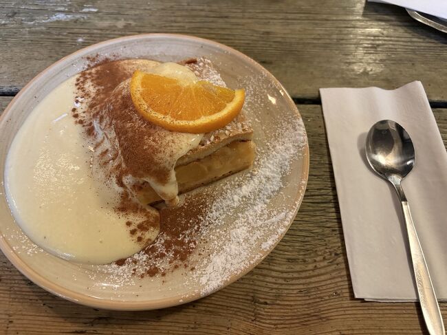 想像の5倍くらいバニラソースがかかってる！<br />その割に甘すぎず美味しかったです。ただしかなり大きいのてお腹がいっぱいに・・