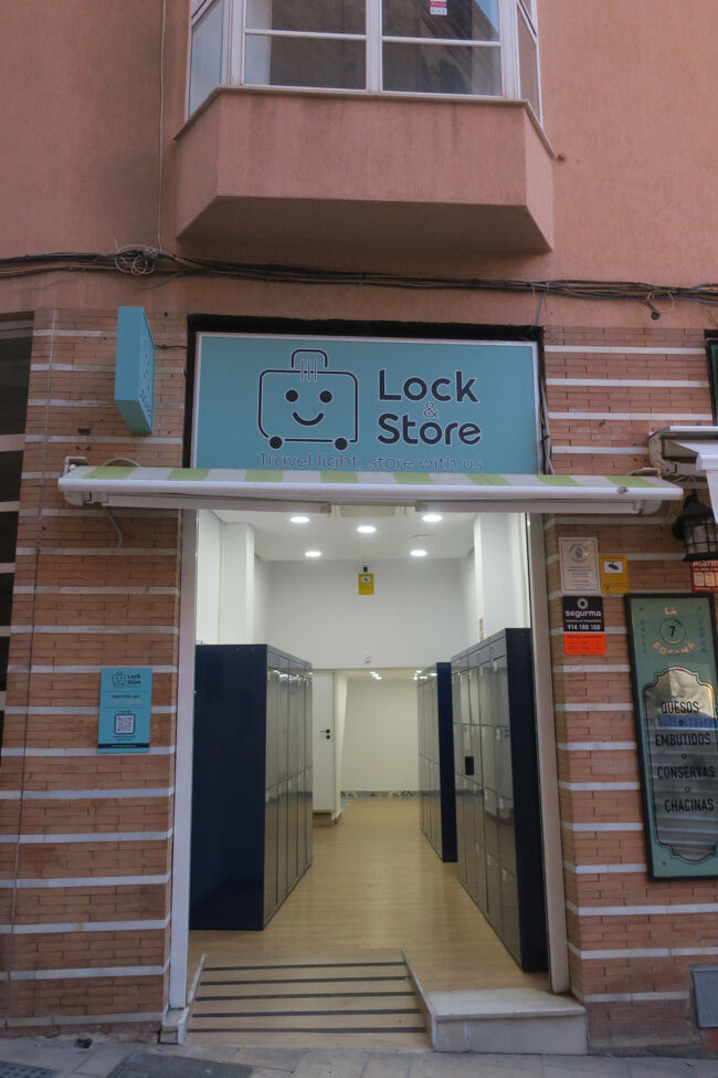 エンカルナシオン大聖堂近くにもロッカーがありました。街中にロッカー多いな～<br />https://maps.app.goo.gl/GSMwPoJfZZubUm3c9