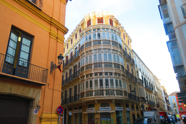 ヨーロッパっぽい建物です。丸い感じが素敵。