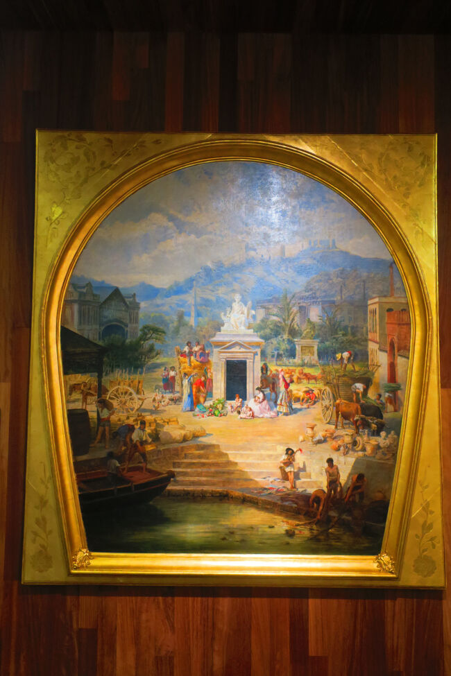 美術は好き嫌いあると思うので人それぞれですが、好きな感じの作品は2つありました。まずは1つめ。絵も素敵ですが額縁の形がいいなと思いました。昔のマラガの風景を描いたものだそうです。