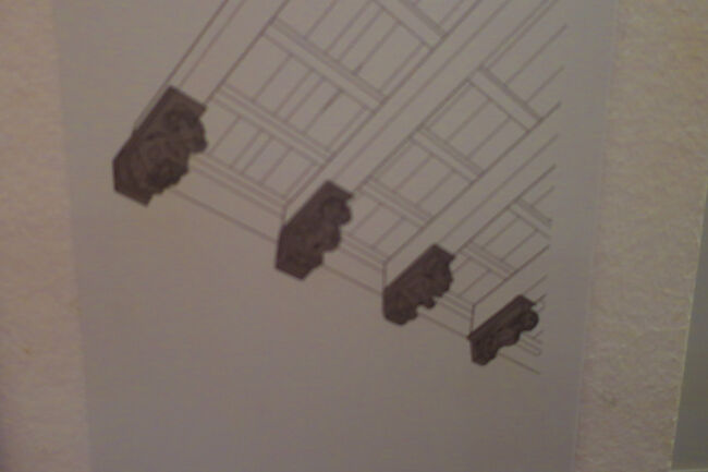 こんな感じで付けるようです。沖縄のシーサー的なものでしょうか。