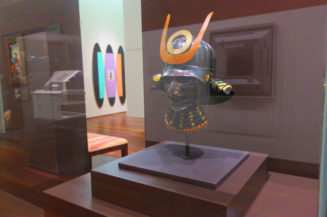 他にも絵画はありましたが「ふーん」という感じでした(笑) 兜がありましたが日本の物かなぁ。メモ無しです…<br /><br /><br />