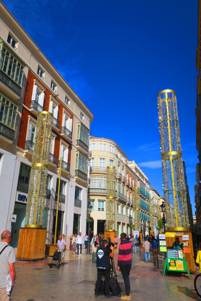 マラガの旧市街で賑わっている所です。第一印象通り「ゴチャッとしてない、スッキリ、オシャレ、でも寂し過ぎない」です。