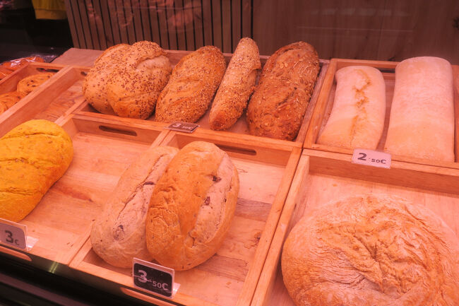 パン好きなので気になりました。ハード系が好みなんですが、めっちゃ美味しそうです。