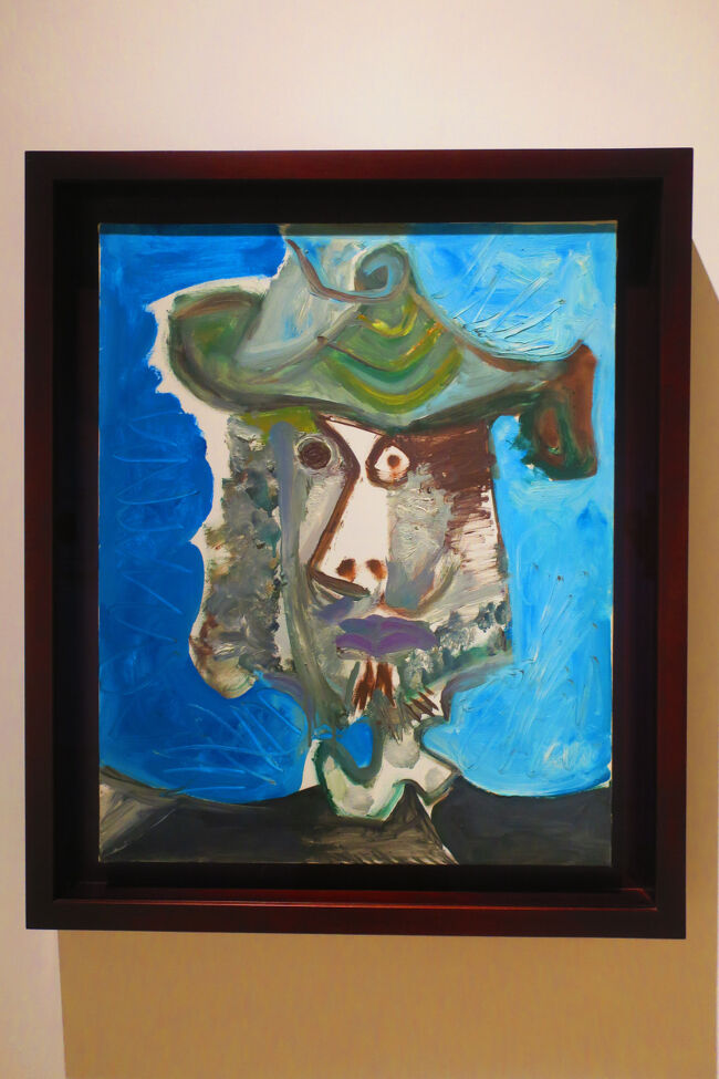 最初の方は誰も写真を撮っていなかったので不安になりスタッフに「写真撮ってもいいですか？」と聞いたところ「フラッシュなしでお願いします」と言われました。<br /><br />こちらは油絵で「Cabeza de Hombre (Head of a Man)」(男の頭部)です。