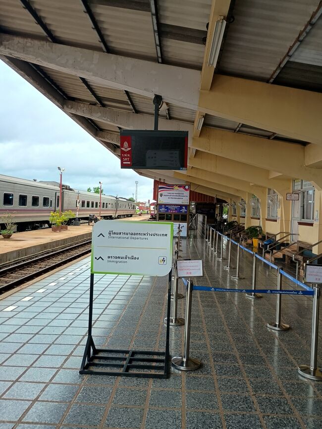 入国後、ホームで撮影