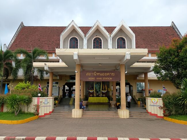 ノンカーイ駅の正面