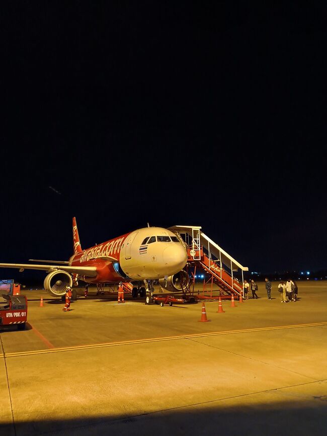 エアアジアFD3357、ウドンタニ1945発、ドンムアン2045着（4260円）