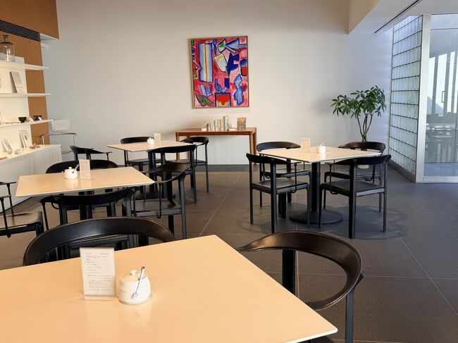 今日はお好きなお席へどうぞ状態です<br /><br />運良く数量限定の今日のランチが残っていました