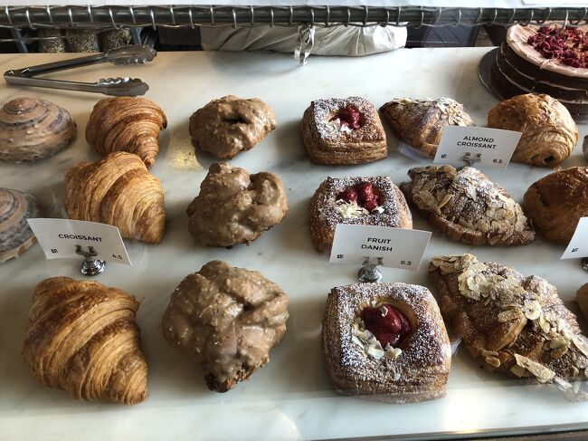 此方のペーストリー美味しそうですがそれなりの値段$6.50以上します。<br /><br />普通のクロワッサンでも1つ$4.50もします。