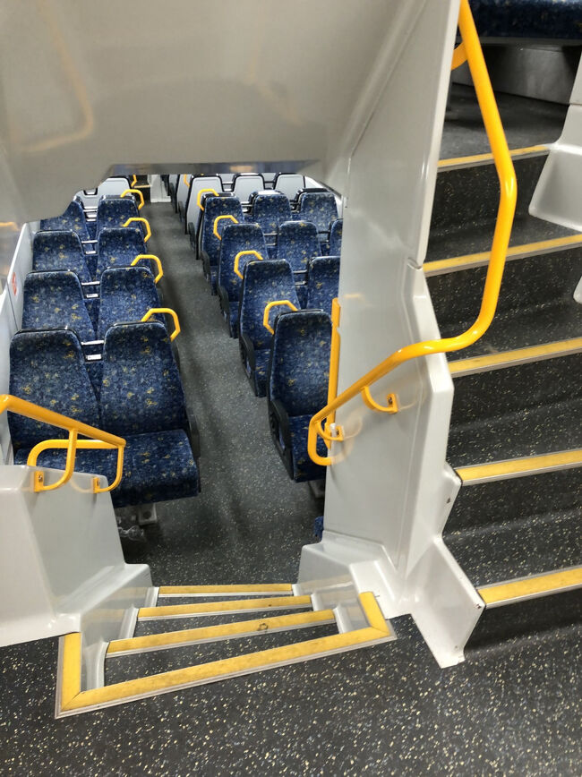 いつもの2階建て車両。