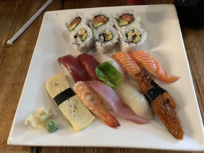 刺身の盛り合わせ。<br /><br />んんんん～満腹、満腹です。ご馳走様でした。<br /><br />此処で私達のグループはパレードを見に行く派と家に帰る派に別れて行動になります。