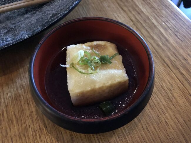 良くこちらを利用しますがサービスの付け出しに枝豆や揚げだし豆腐が､､､､､､、食後のデザートにはパンナコッタが出たりします・・・