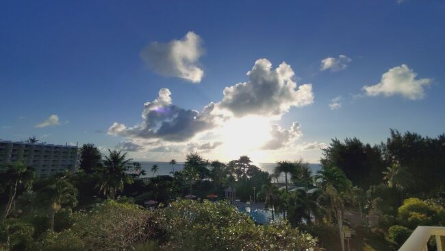 いやー暑い暑い。<br />ビーチ行こうと思ったけど暑くて部屋でごーろごろ。