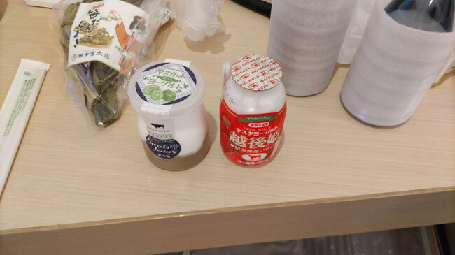 忘れちゃいけないヤスダヨーグルト。<br /><br />新潟駅ビルCoCoroの中に入っている。<br /><br />残念ながらソフトクリームは19時くらいまでだったようで、翌日にリベンジすることに。