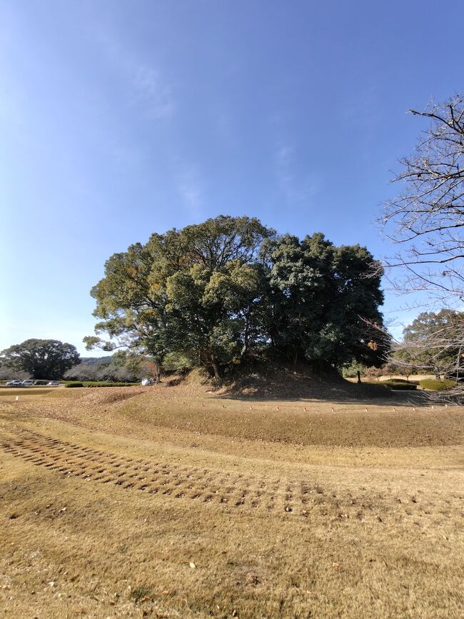 あの江田船山古墳は公園のなかにぽつんとあった