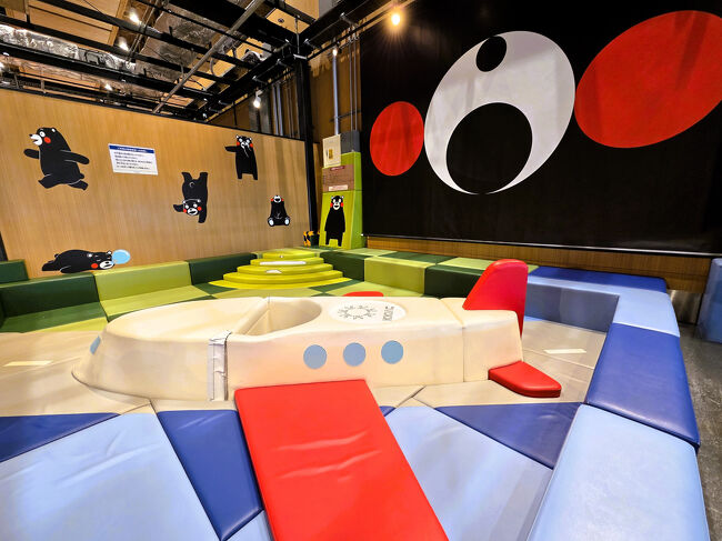 もちろんロビー内のいたるところにくまモンはいます笑<br />キッズスペースにも…