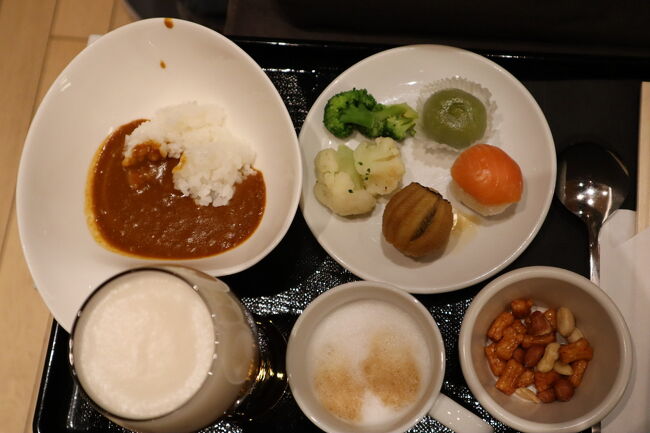 パワーラウンジプレミアムへ<br />20時直前に入ると5分待ちと言われましたが、直ぐに入ることができました<br />エビスビールと軽食を頂き、22時頃ラウンジを出ると数名の待ちが出てました