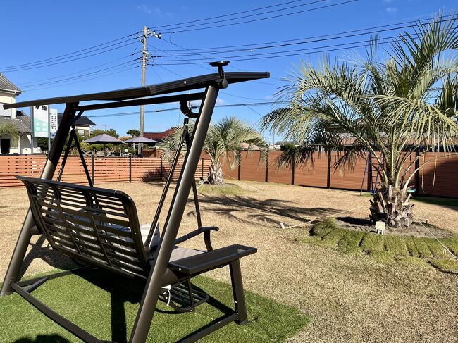 名残惜しく、ブランコに揺られてみる。<br />もちろん、チェックアウトも非接触。