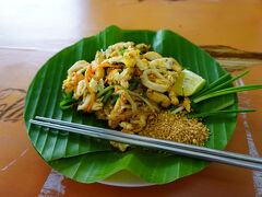 『Maejo Bone Soup』で朝食