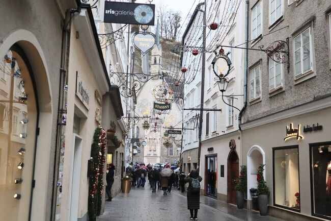 ゲトライゼガッセ通り<br />両端の通り抜け出来る小道にはレストランやショップがたくさんありました