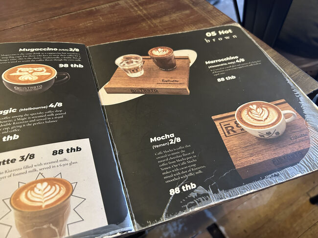 こちらのカフェは、ラテアート世界選手権で受賞したバリスタさんがいることで有名です。<br />メニューはやっぱりラテアート推しみたい。