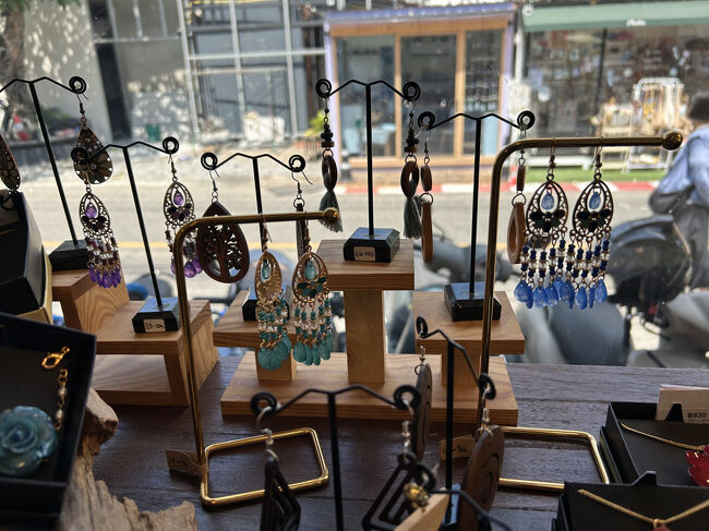 アクセサリーがかわいい！<br />ファッション系グッズが中心ですが、お土産マグネットもあります。<br />デザインのテイストが様々で楽しいお店でした。