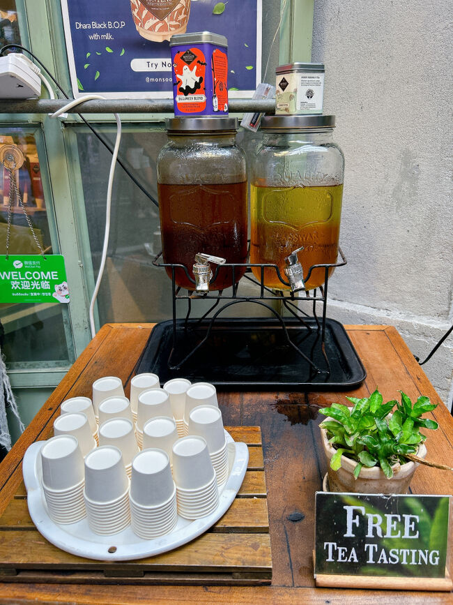 来てみたかったのが『Monsoon Tea（モンスーンティー）』。<br />チェンマイ発の紅茶専門店で、茶葉はタイ北部の森で環境に配慮しながら栽培されてるそう。<br /><br />パッケージも可愛くてお土産にぴったり！<br />店員さんに相談しながらアレもコレもと買っていたら、最終的に予算大オーバーの金額になりました。円安なのも辛い。