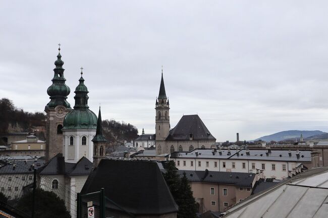 帰りはケーブルカーではなく、徒歩で降りました<br />曇ってるけど景色を見ながら10分近くで下に着きました