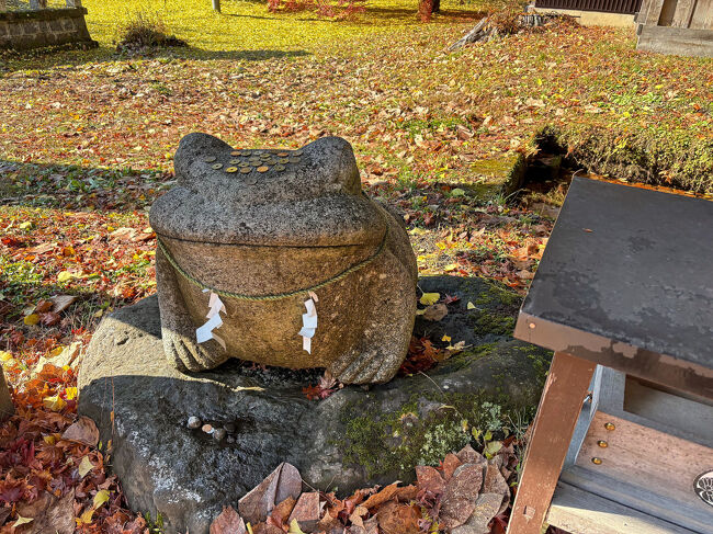 「蛙石」・・・「福がかえる」「無事かえる」といった縁起の良い語呂合わせから、訪れる人々に親しまれています。