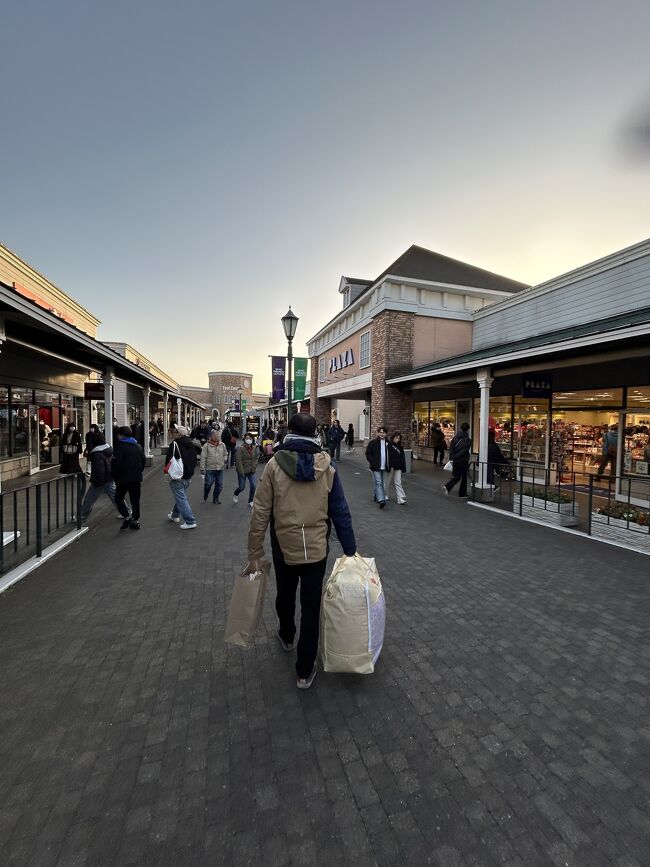 次は佐野アウトレットでお買い物　以前からそろそろ買換えを考えていたパパの羽毛布団を購入