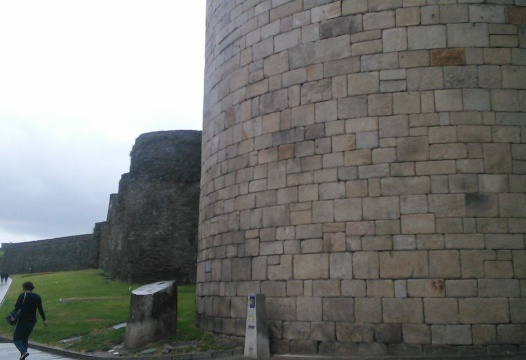 １３　ルーゴからSan Román da Retorta　腰痛が本格化<br />　　　　今晩の宿はSan Román da Retorta公営アルベルゲ<br /><br />6/28(土)　ルーゴからSan Román da Retortaへの18kmの行程。