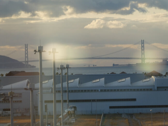 明石海峡大橋が近くに見えました