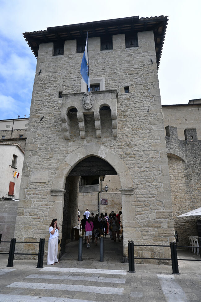 かなり苦労してようやく入り口を発見。城壁を前にウロウロしていたので、攻城戦ならとっくにやられていた。