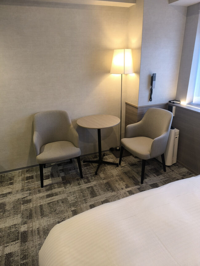 椅子が二脚あるのはいいです