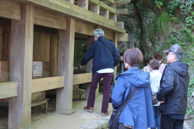 　稲佐の浜で採取した砂はここで大社の砂と入れ替え、持ち帰る