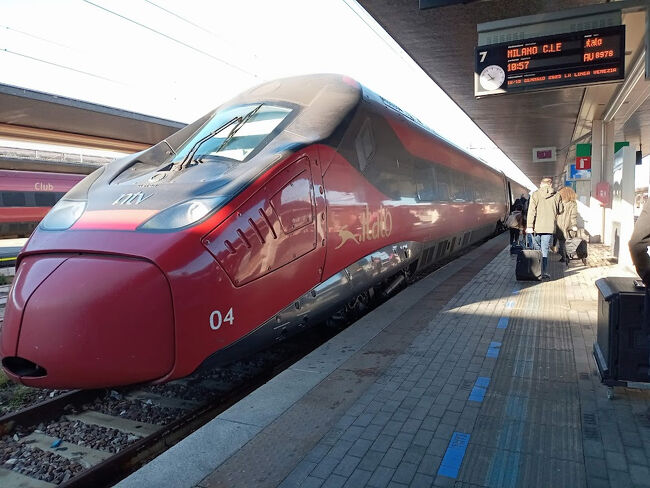 ヴェネツィア10:57発→ミラノ13:25着。所要2時間28分。<br />チケットは日本でイタロのHPで購入。14.90ユーロ。<br />チケットはPDFでメール送信されてきます。念の為プリントして提示。