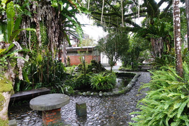 戻って行きます。火車站のお庭だっけ？