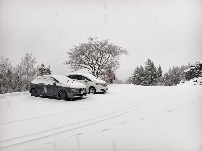 翌朝。<br />雪積もってレンタカー大変。<br />安全運転で帰りましたとさ。