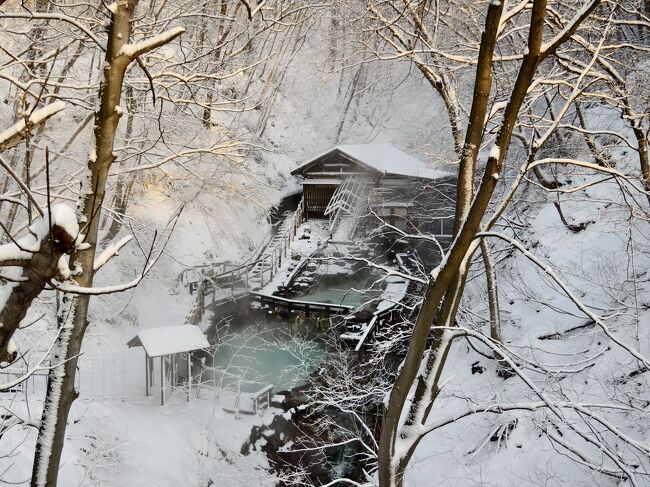 川沿いに湧く温泉は健在。<br />懐かしいな。計算上、1歳の時に入った思い出。