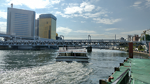 船は折り返してお台場に向かいました。
