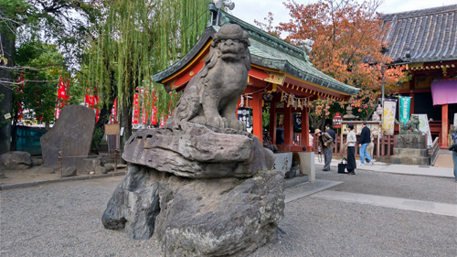 狛犬たちの風貌がとてもいいです。