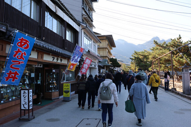 海沿いの参道を西へ。