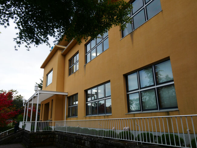 美術館本館。<br />縄文時代の土器や古墳時代の土偶など焼き物に関する展示品を見ることができました。<br />何百年、何千年、一万年？も前に生きていた人類がいて、その製造物が残っているだなんてなんだか不思議な気分です。