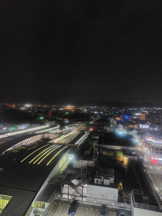 箱根湯本ではどこにも寄らず、小田原まで戻ってきました。<br />駅ビルのラスカに無料の足湯があるよ！と友人に教わったので足湯で休んでから帰ります。