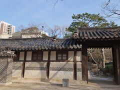 『雲峴宮(ウニョングン)』
朝鮮時代末期、改革派の政治家として多大な影響をもたらした興宣大院君(フンソンデウォングン)の私邸