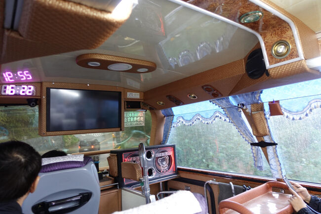 今度は割と余裕ある乗車率ですね。それにしても身体冷えました…って、空調ついてるし。30分我慢…